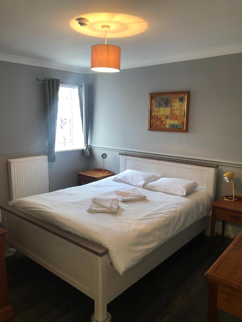 The Crown Hotel Ryde  Εξωτερικό φωτογραφία